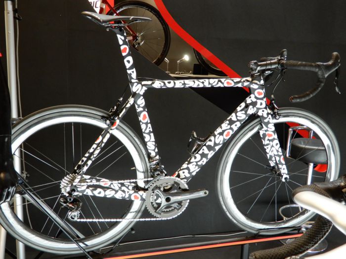 kom的女生冠军的日籍车手 与那岭恵理 pinarello look derosa ridley