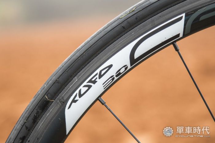 輪下性能全面制霸TUFO Carbona 30 + Hi-Composite Carbon-單車時代